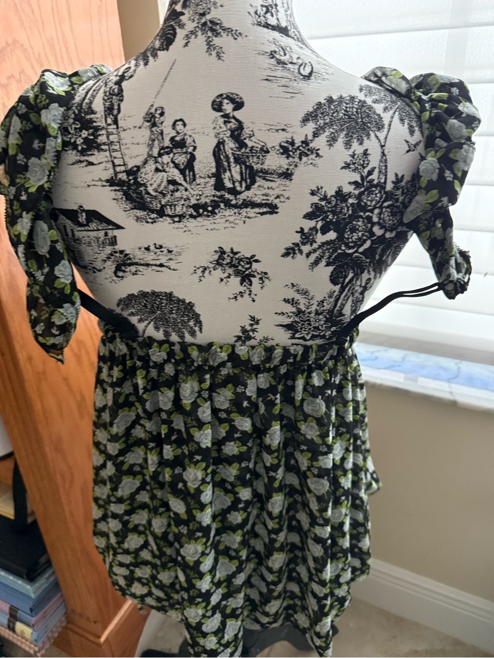 Vintage Victoria’s Secret Sexy Little Things Green Ditsy Floral Nightie Slip M - Picture 6 of 9